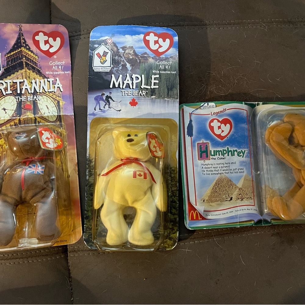 Lot of 3 TY Beanie Babies, rare, vintage Brittania, Maple, and Humphrey
